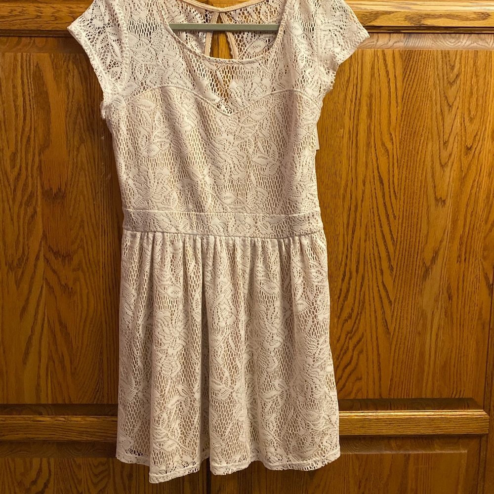 Woman’s NWT XL Short Sleeve Lace Dress